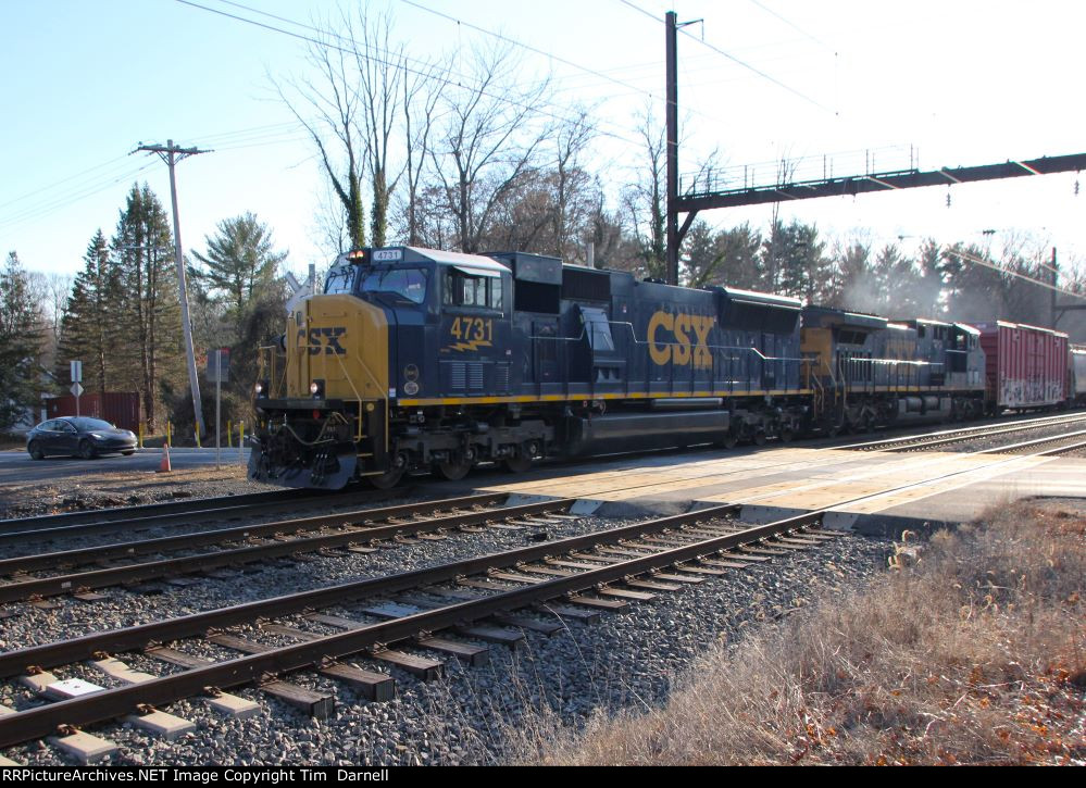 CSX 4731 leads M410